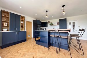 Kitchen/Breakfast Room- click for photo gallery
